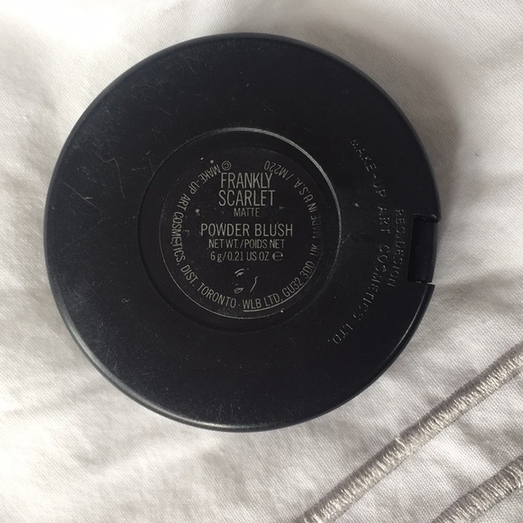 M.A.C. Matte powder blush shade frankly scarlet - Picture 3 of 3